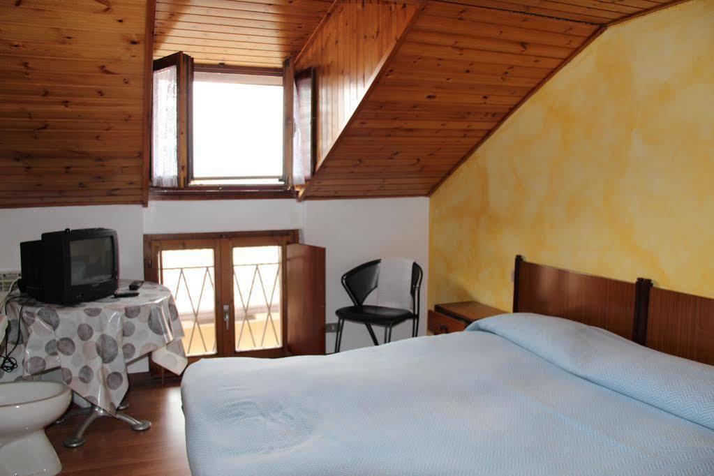 B&B Edelweiss Кастьоне-делла-Презолана Экстерьер фото